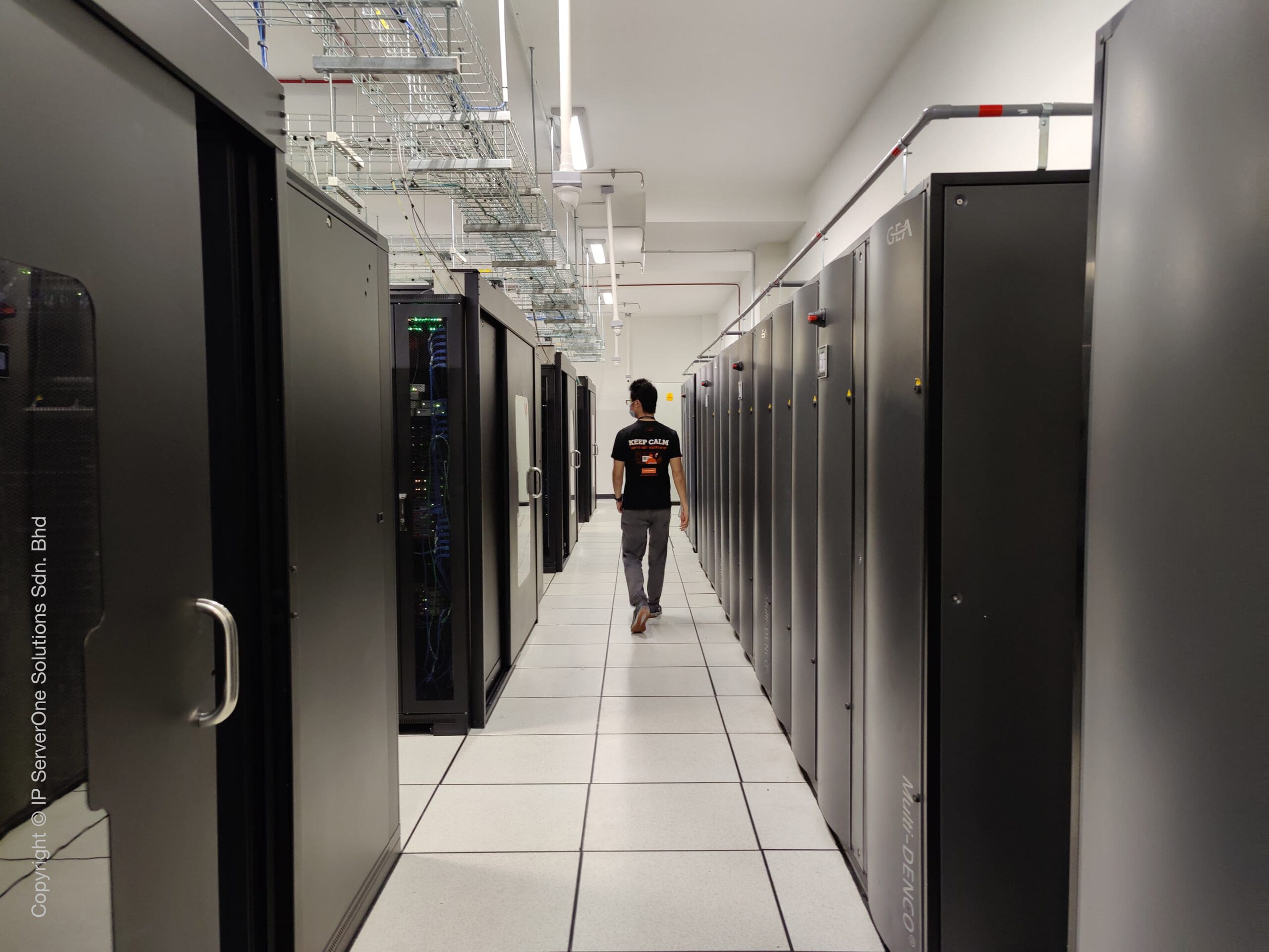 IP ServerOne Data Center: Support Services