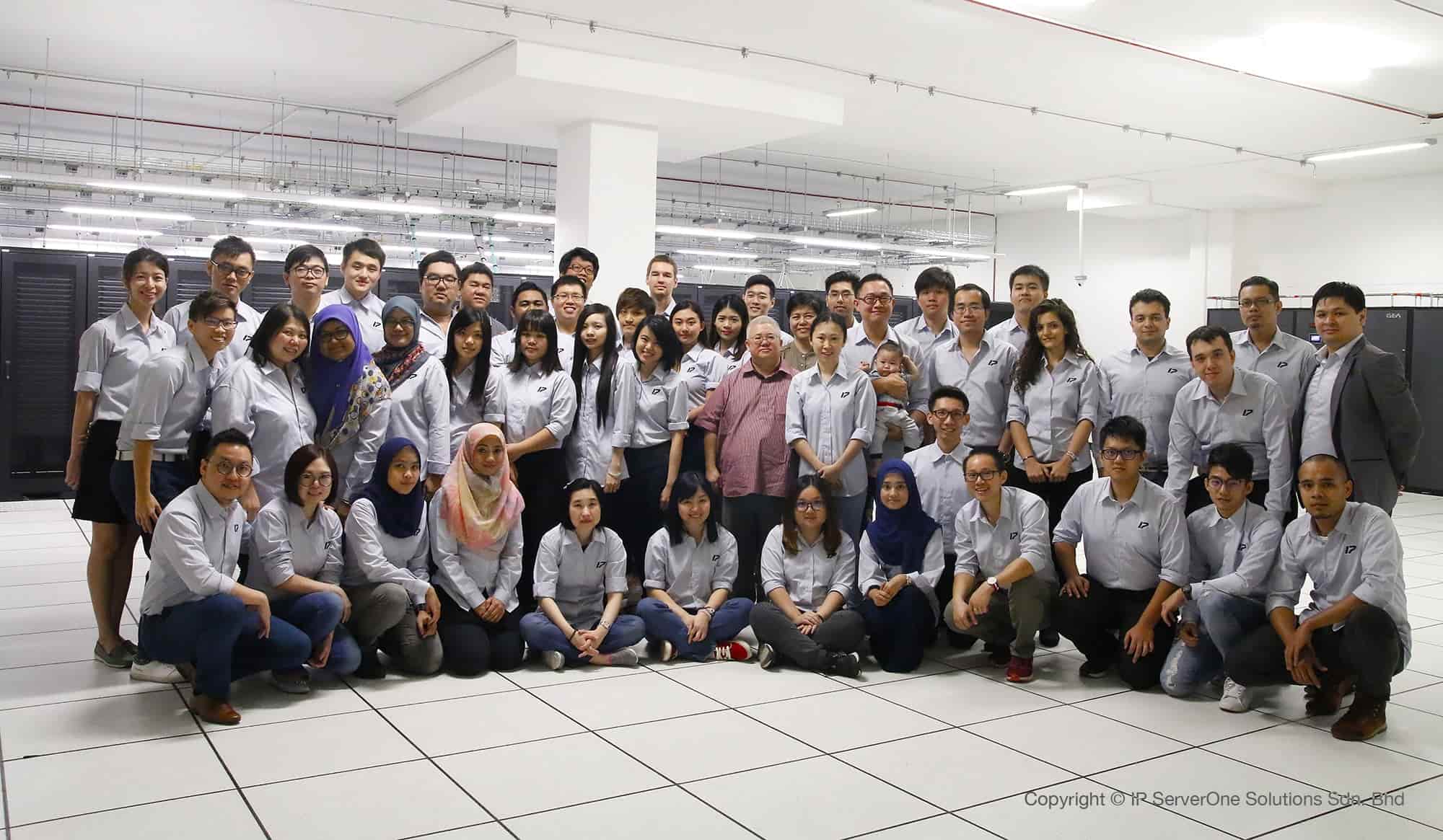 IP ServerOne Data Center: Group photo