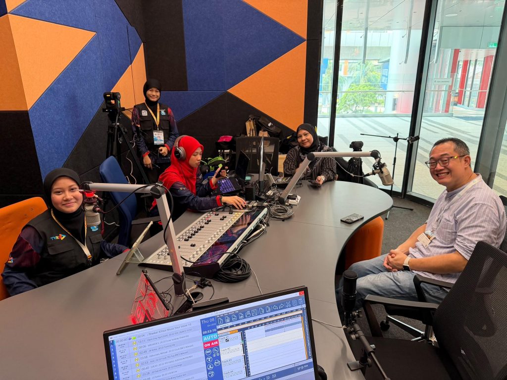 IP ServerOne Managing Director Mr. Lee Cheung Loong being interviewed by Sunway University students inside the campus broadcasting studio during the Internet Alliance Business Summit 2026.
